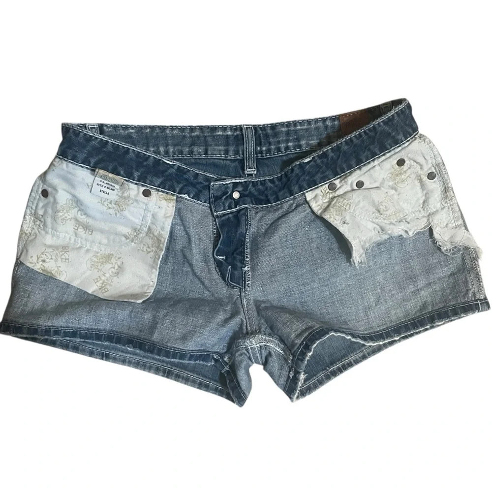 BKE Light Blue Stella Jean Shorts Low Rise Distressed Size 30 Waist - Picture 5 of 13